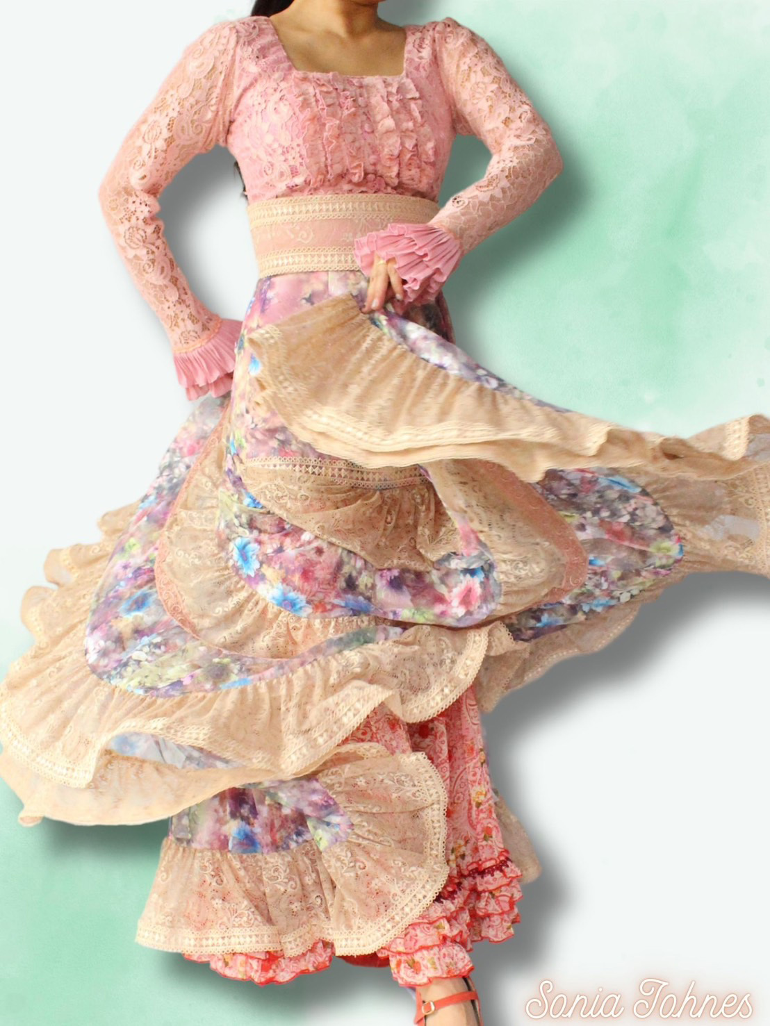 Sonia Johnes | フラメンコ衣装のソニア・ジョーンズ 公式ブランドサイト 